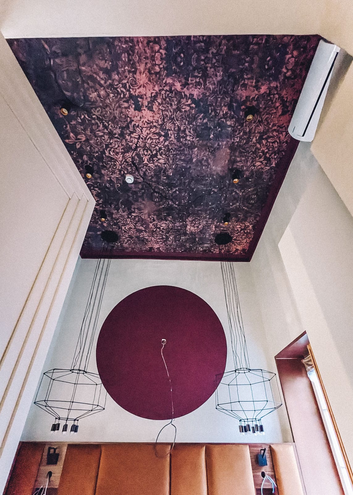 Tapetowanie sufitów Kraków – precyzyjny montaż tapet - PXL 20230131 075103359